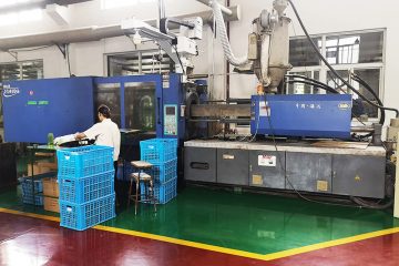 Pottery wheel machine work shop